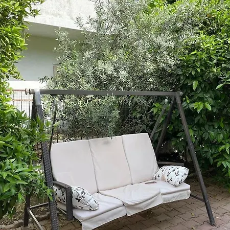 Portakal Bahcesi Icerisinde Muestakil Villa