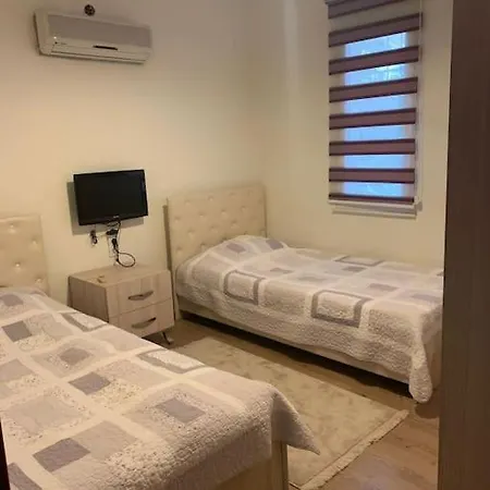 Portakal Bahcesi Icerisinde Muestakil Villa בית נופש