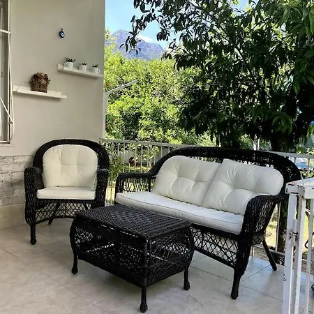 Portakal Bahcesi Icerisinde Muestakil Villa בית נופש